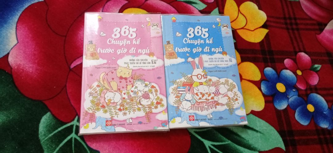 Nội dung sách khá tốt, phù hợp với lứa tuổi 2-12 như giới thiệu. Tuy nhiên mình ko thích hình thức và trình bày của sách. Kiểu chữ và bố cục làm mình cầm đọc ko thoải mái. Bỏ qua vấn đề này thì vẫn đánh giá cao nội dung sách!