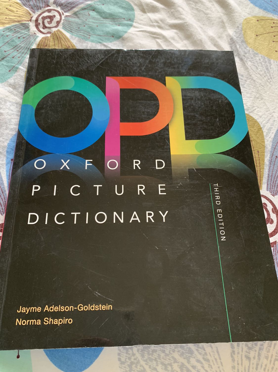 Sách cũ, vừa rách vừa có vết tay bẩn. Nhận sách của oxford mà ko còn bao bóng của sách bên ngoài mà lại bọc thủ công là nghi rồi. Mở ra y rằng sách như dùng rồi ý, rất khó chịu