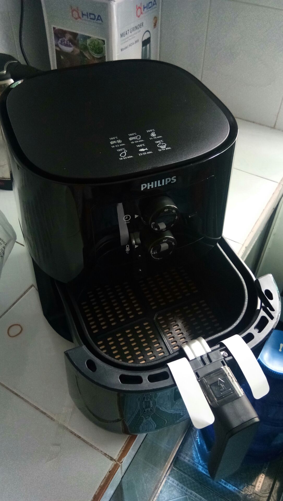 Sản phẩm tốt đóng gói kỹ càng không có gì phàn nàn. Nhưng mình rất thất vọng về dịch vụ giao hàng của Tiki. Giao hàng cực kỳ chậm. Các trang thương mại điện tử khác đặt cỡ 1-2 tuần sẽ nhận hàng. Tiki giao hàng chậm hơn thông báo hơn 2 tháng. Cực kỳ thất vọng. Lần tới sẽ cân nhắc kỹ lưỡng trước khi quyết định đặt hàng trên Tiki!