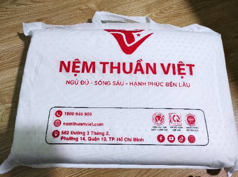 Sử dụng gối cao su thuần việt ngủ rất thoải mái, sáng dậy mình ko còn bị đau mỏi vai gáy nữa. Giao hàng nhanh.