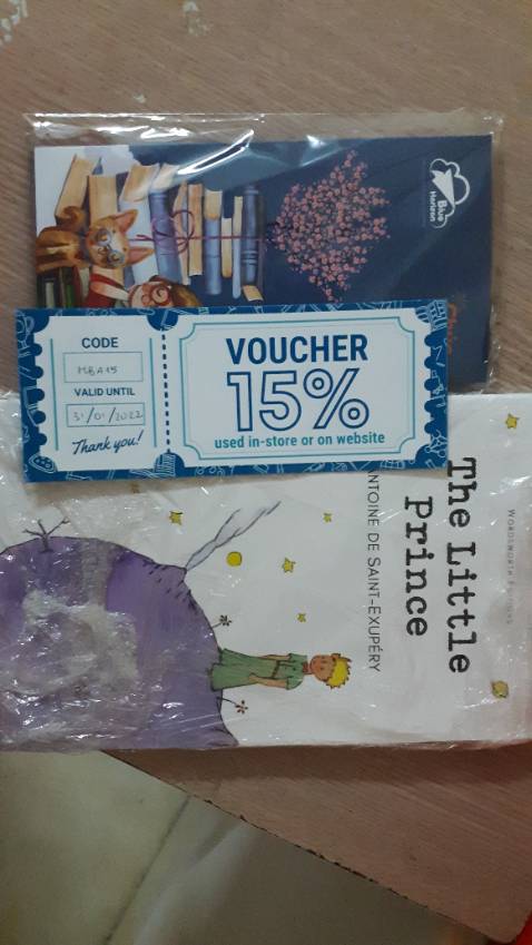 Shop giao hàng nhanh, đóng gói hàng cẩn thận. Mặc dù sách có bé hơn mình nghĩ nhưng shop rất chu đáo. Vì mình mua gần tết nên có đc tặng thêm cả lì xì nữa. Rất đáng tiền. Mn mua ủng hộ shop nhé. Shop giao hàng nhanh, đóng gói hàng cẩn thận. Mặc dù sách có bé hơn mình nghĩ nhưng shop rất chu đáo. Vì mình mua gần tết nên có đc tặng thêm cả lì xì nữa. Rất đáng tiền. Mn mua ủng hộ shop nhé.