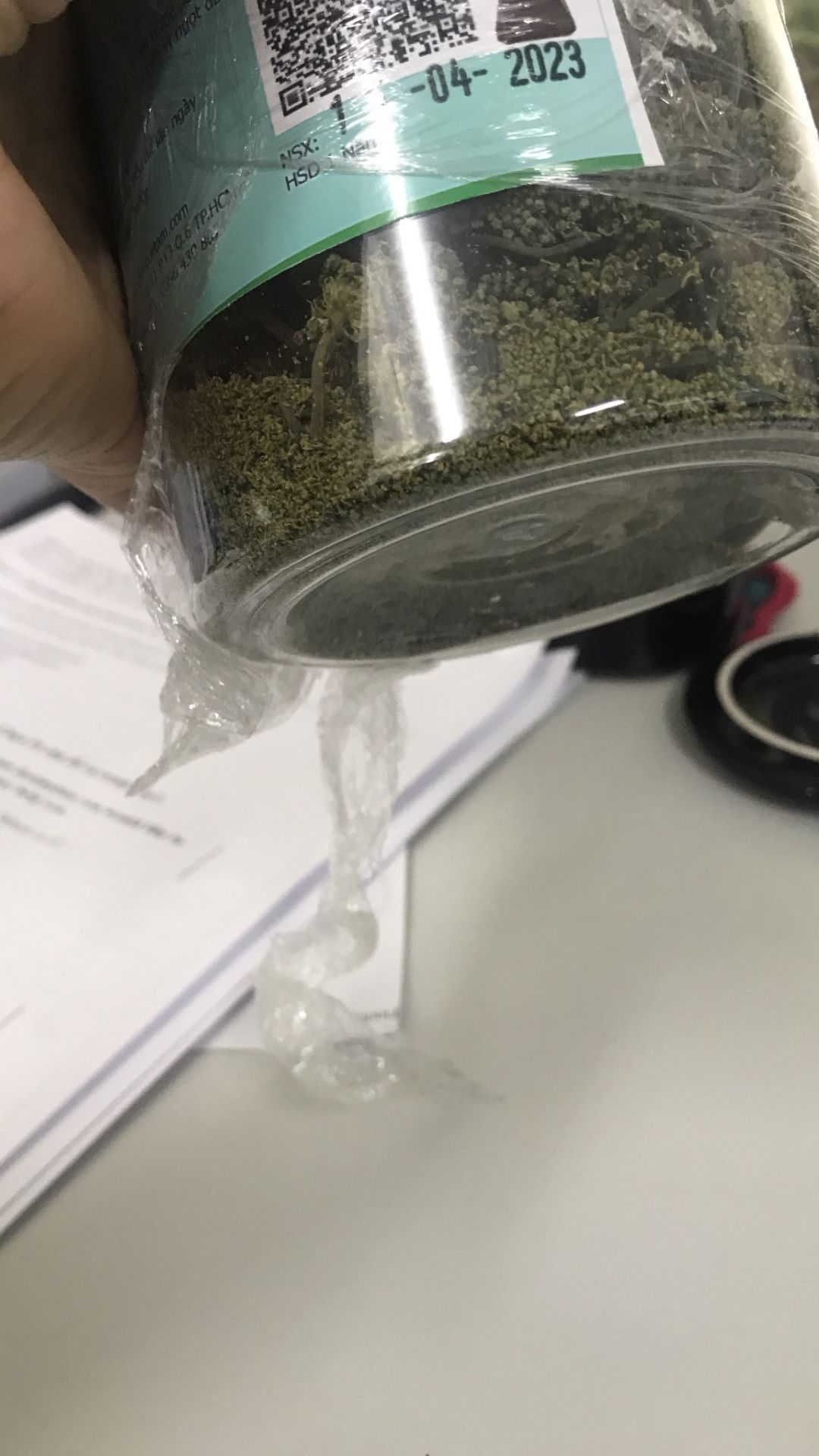 Rất tệ, nát, có mùi khét, không như quảng cáo