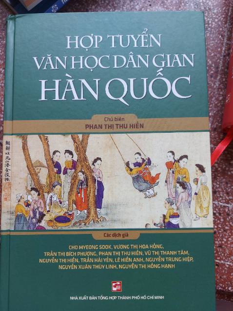 Giao hàng nhanh. Sách dày và đẹp, có hơi bị móp 1 chút