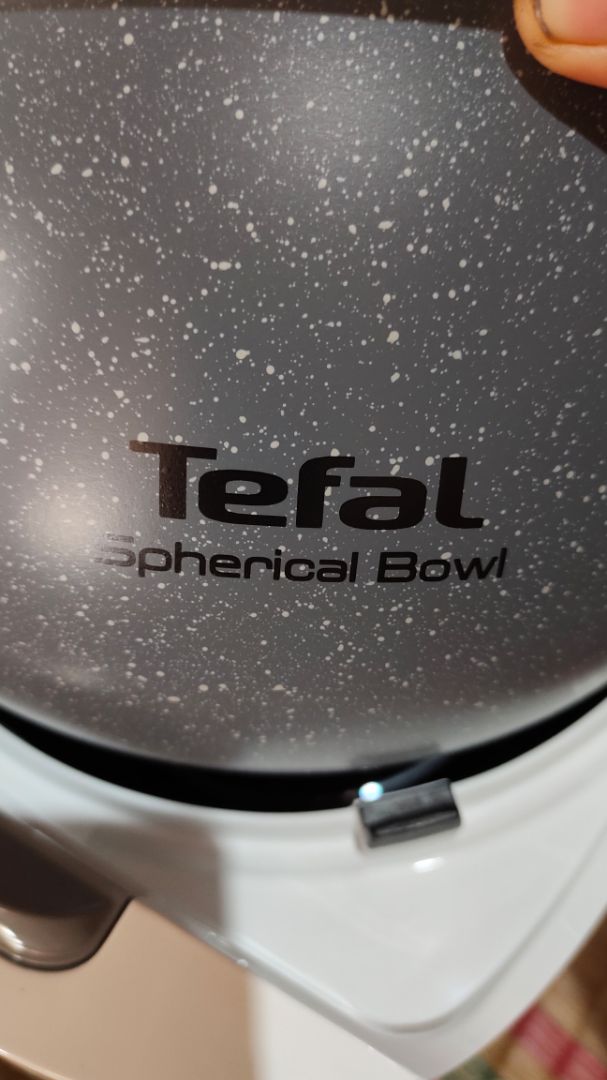 nồi thiết kế sang trọng
lòng nồi dày và có in logo
thiết bị đi kèm đầy đủ
tuy có điều mình hơi tiếc xíu là ko có phiếu bảo hành đi kèm sản phẩm ớ
nói chung chưa nấu nên chưa biết thế nào
đánh giá 4 sao trước vậy