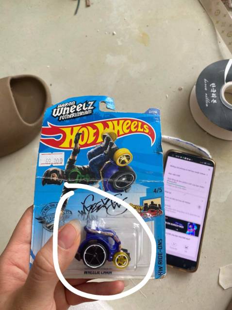 Nó bé như ngón tay, tôi muốn hoàn hàng đc ko