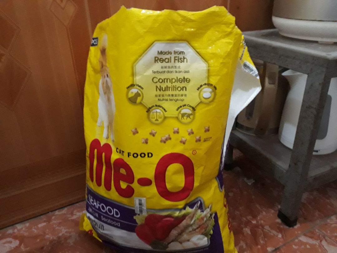 Thật đáng thất vọng ! Đề nghị tiki xem xét lại shop này ! Shop bảo có 20 túi nhỏ bên trong nhưng không hề có mà chỉ có 1 túi ! Điều này làm cho thức ăn này của mèo khó bảo quản hơn thay vì dùng túi nhỏ ! Mong tiki xem đánh giá của tôi ! Thật đáng thất vọng ! Đề nghị tiki xem xét lại shop này ! Shop bảo có 20 túi nhỏ bên trong nhưng không hề có mà chỉ có 1 túi ! Điều này làm cho thức ăn này của mèo khó bảo quản hơn thay vì dùng túi nhỏ ! Mong tiki xem đánh giá của tôi !