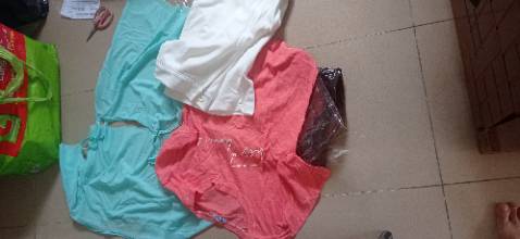 Hàng hoá không đúng với hình ảnh và mô tả giới thiệu sản phẩm.
Người bán không trung thực.