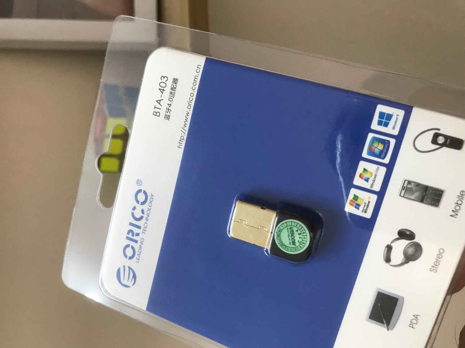 Mình mua adapter này để bổ sung bluetooth cho máy bàn. Thiết bị dùng mát chứ không bị nóng, có thể phát nhạc ra tai nghe bluetooth, kết nối với điện thoại chế độ handfree. Tuy nhiên có một thiếu sót là mình ko thể dùng smartphone để thiết lập dynamic lock (tự động khóa máy tính khi smartphone ra xa khỏi máy tính) cho windows 10.
Tất nhiên vẫn hài lòng với thiết bị chính hãng tầm giá 100k, hổ trợ chuyển phát nhanh trong ngày tikinow.
khuyên dùng