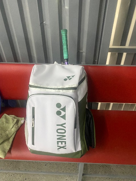 Balo may chắc chắn, khoá trơn tru, đáng tiền.