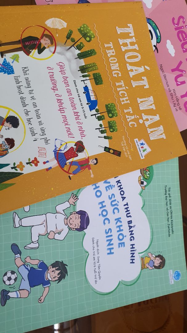 Truyện in màu đẹp, có mã nên mua giá cũng khá rẻ. Mình rất thích. Tiki Giao hàng rất nhanh. Rất hài lòng.