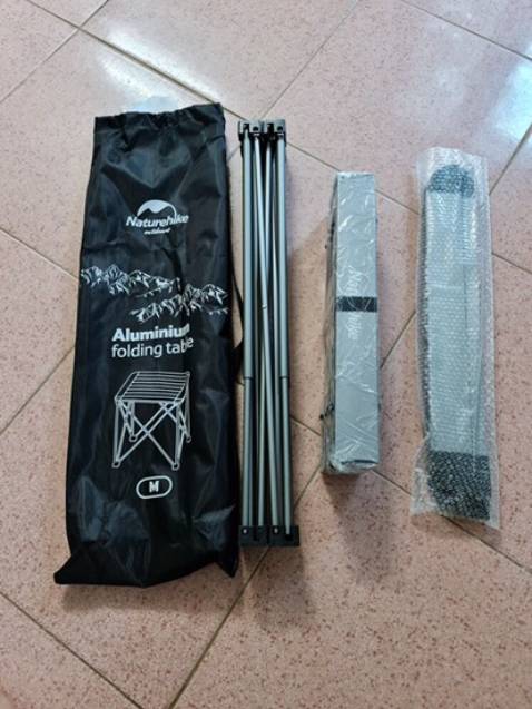 Bàn nhôm cực kì chắc chắn, xếp gọn và kích thước size shop bán khá hơp lí, hỏi shop bán size to hơn không nhưng shop tư vấn size này là dùng ngon vừa đủ, lớn hơn sẽ cồng kềnh. 10đ cho shop cho sự tư vấn quá chính xác.