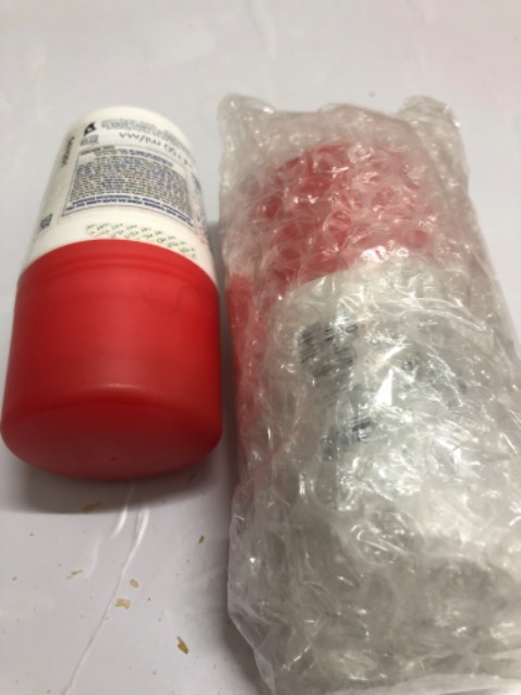 Khử mùi khá tốt, mùi hương rất dễ chịu. Mình xài tới hộp thứ 3 thì có vẻ hiệu quả bị giảm dần không biết là do chất lượng hay do vi khuẩn xảy biến dị nữa,…
72h chắc là ngồi yên một chỗ không tắm thì may ra :)) chứ tầm hơn một ngày là có vấn đề rồi.
Trị ngọn thì dùng lọ này vẫn hợp lí nha các bạn.