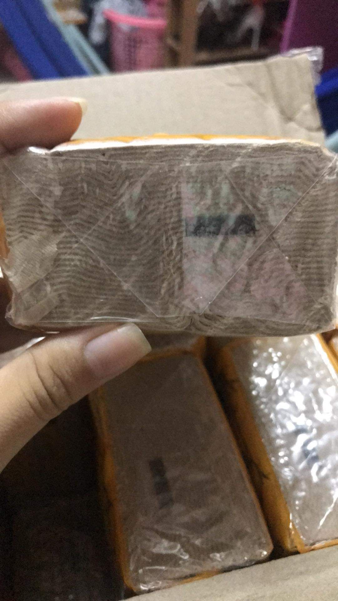 hàng xấu nói chung rất xấu ! giấy thì đen mà rất thô ! này dùng đi vs thì còn sợ đau cả *** ấy chứ ! Quá thất vọng ! mng mua nhớ né ra ! hàng xấu nói chung rất xấu ! giấy thì đen mà rất thô ! này dùng đi vs thì còn sợ đau cả *** ấy chứ ! Quá thất vọng ! mng mua nhớ né ra !