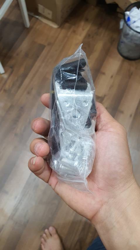 Siêu chắc chắn đúng là hữu ích thật. Từ nay yên tâm ko sợ Tivi hay tủ đổ nữa, an toàn cho bé nhà mình