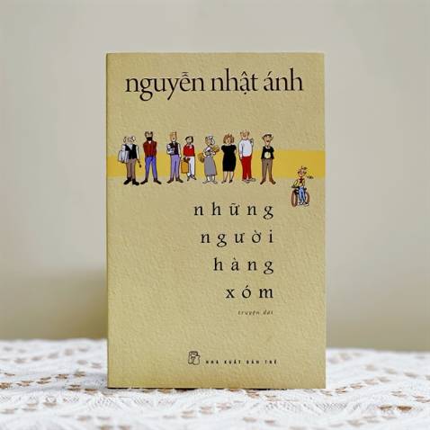 Nội dung khá đơn giản nhưng dễ đi vào lòng người. Bố cục dễ đoán nhưng cái kết bất ngờ. Nếu là khán giả của Bác Ánh thì quyển này có thể thử nhé. Vì lối viết của bác có phần mới mẻ hơn so với các tác phẩm được lên rạp fim. Cheers! Nội dung khá đơn giản nhưng dễ đi vào lòng người. Bố cục dễ đoán nhưng cái kết bất ngờ. Nếu là khán giả của Bác Ánh thì quyển này có thể thử nhé. Vì lối viết của bác có phần mới mẻ hơn so với các tác phẩm được lên rạp fim. Cheers!