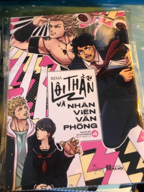 Sách mua đợt giảm giá không có seal, bọc hàng rất sơ sài, hộp đã bị móp khi vận chuyển, nhưng may chất lượng sách không bị ảnh hưởng
