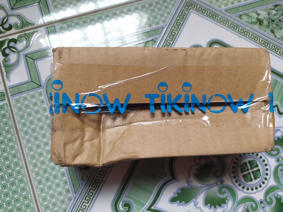 Bọc hàng không kỹ lắm.
Khuyên không lung linh như trong hình đâu,có vẻ hơi dễ hỏng nhưng với giá này cũng không hi vọng nhiều.
Giao hàng trước dự kiến.