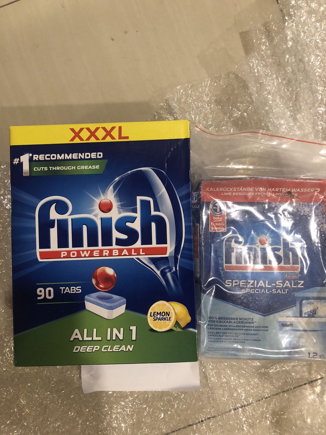 Bao bì kỹ nhưng bịch muối khuyến mãi bị đổ ra ngoài. Nhưng quan trọng viên rửa chén còn nguyên thì okay, giá tốt & giao hàng nhanh