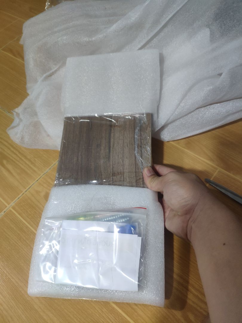 Shop đóng gói kỹ. chắc chắn. đinh vít và bảng hướng dẫn đầy đủ. rất ok. sẽ ủng hộ shop lần tới. thanks Shop đóng gói kỹ. chắc chắn. đinh vít và bảng hướng dẫn đầy đủ. rất ok. sẽ ủng hộ shop lần tới. thanks