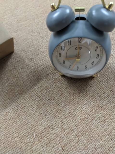 Giao hàng nhanh gói hàng cẩn thận. Đồng hồ đẹp, có cả đèn, mấy đứa nhỏ tranh nhau dùng