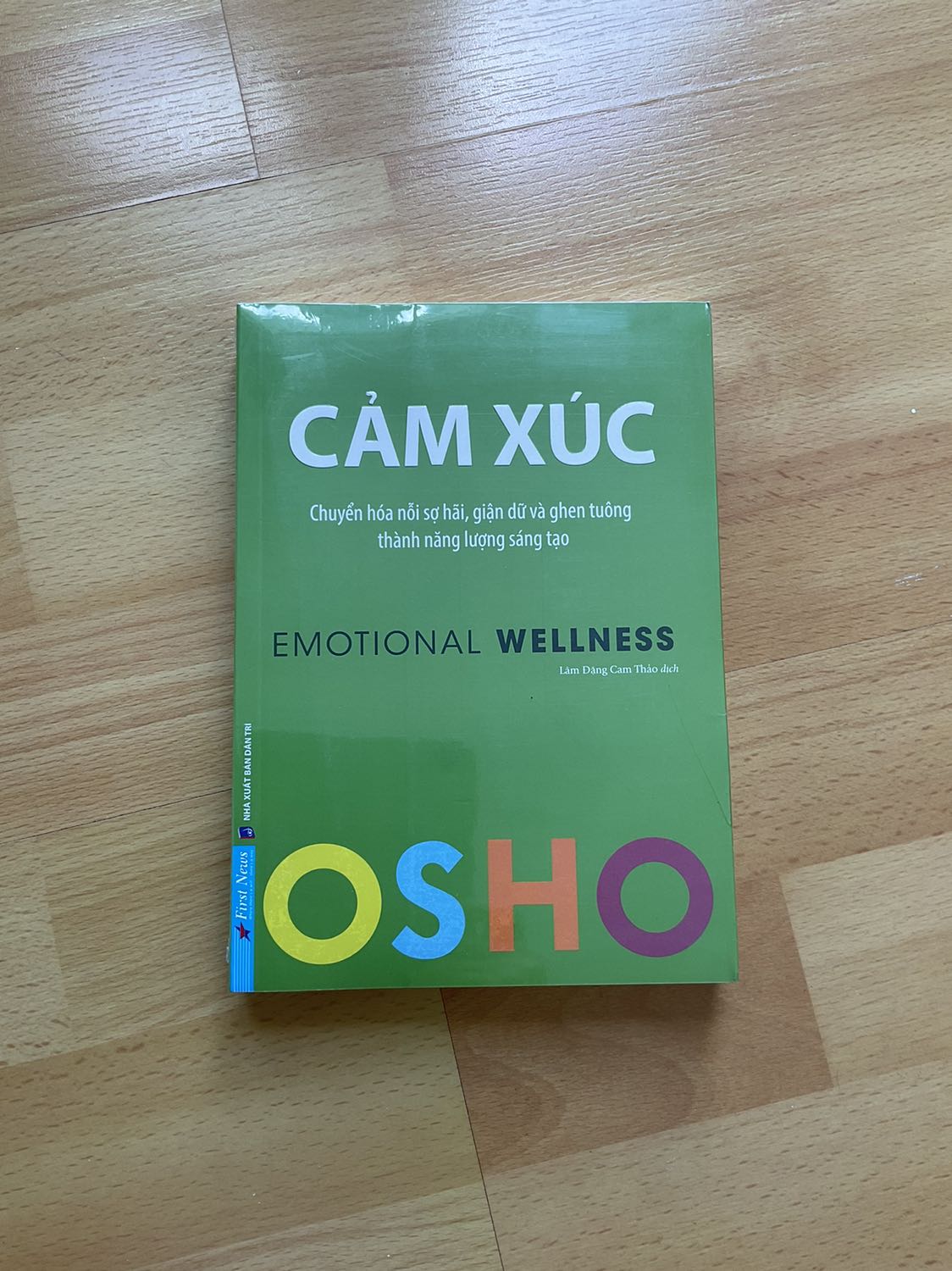Sách hay được người em giới thiệu,Nội dung sâu lắng nhẹ nhàng thiên về rất nhiều vấn đề trong cuộc sống,Sách thuộc dạng kỹ năng sống,Hợp với gu của mình.Sau khi tìm hiểu tác giả mình mới biết tác giả còn Suất bản nhiều cuốn nghe nói vẫn rất hay