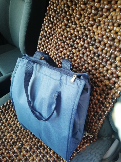 Túi vừa dùng đã bị đứt quai