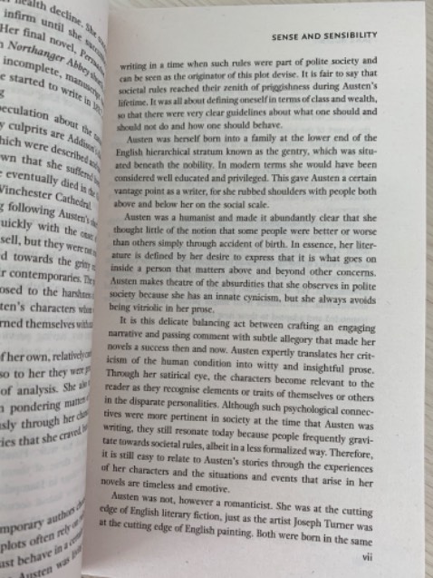 Sách quá rẻ so với chất lượng. Giấy tương đối dày, in rõ nét. Không gây khó chịu khi đọc. Sách được bọc trong lớp nhựa, mới và đẹp. Tiki giao quá nhanh, 11h khuya đặt, 11h trưa hôm sau đã giao. Xuất sắc