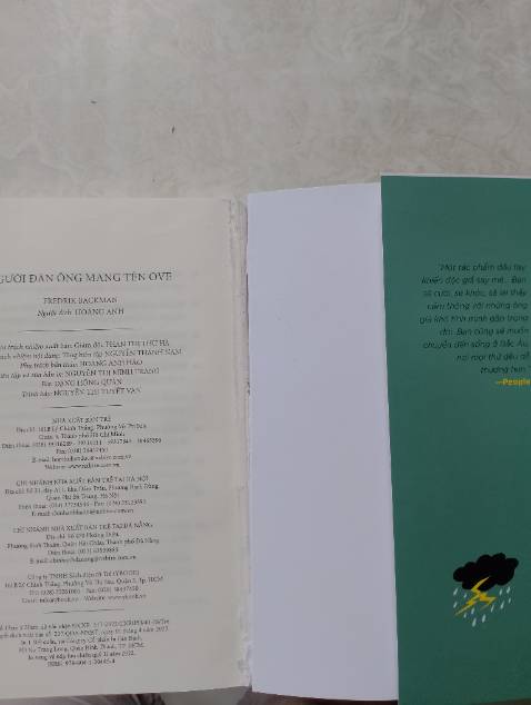 Sách vừa mua về.lật tới trang cuối là bung bìa ra rồi.phía tiki đổi lại cho mình quyển này.