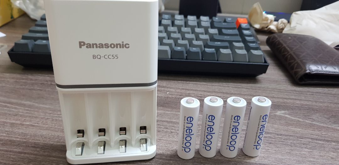 Sản phẩm tốt, giống ảnh quảng cáo, pin cầm lên là thấy chất lượng, mua về để chơi tay cầm Xbox và cảm thấy rất ưng ý, về độ bền thì còn phải chờ thời gian để kiểm chứng