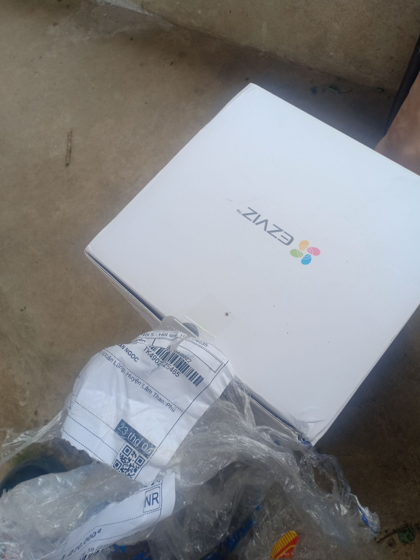 tôi mua tiki lần cuối cùng camera đóng gói sơ sài ngoài 1 cuốn 1 lớp nilon camera khởi động thì chục chặc 😡