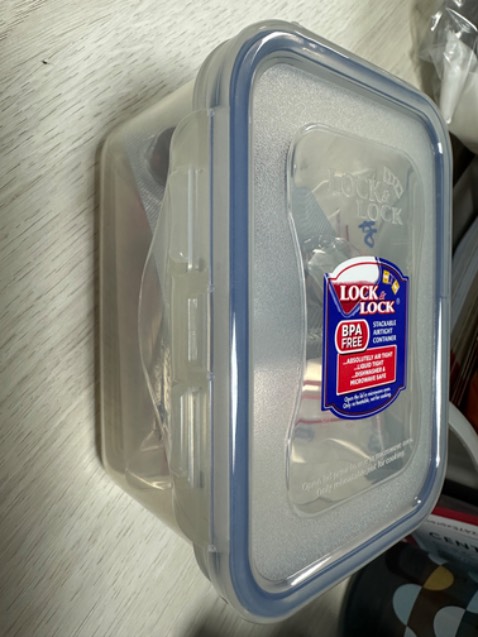 Nhà bán bán sản phẩm quá cũ sản xuất từ 03/2018 hộp bị ố vàng hết cả rồi.