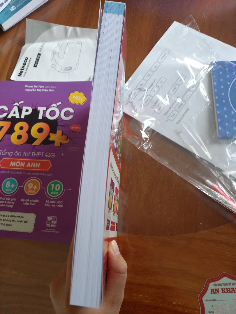 giao hàng nhanh, sách khá hay ôn lại nhiều phần mình không nhớ.