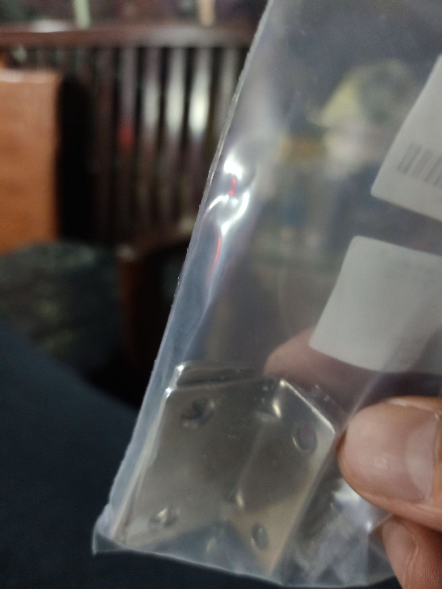 đặt phẳng giao sai mẫu. shop như qq người ta. toàn *** tiền khách