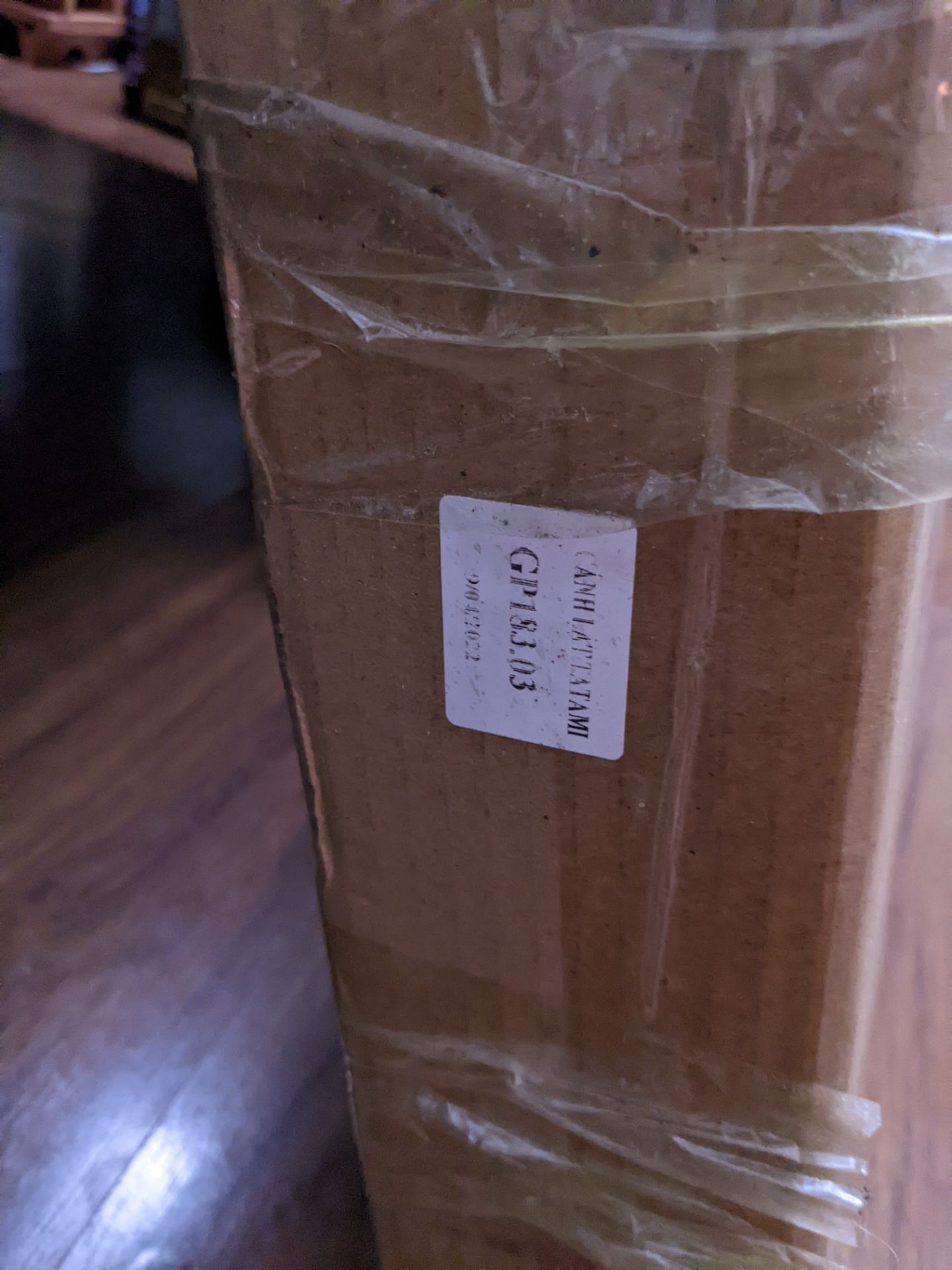 phần cánh lật hơi ko fit lắm dù mình đã chỉnh 1 phía vừa vặn thì phía bên kia sec bị hụt 1 chút.