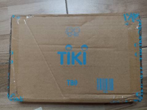 Giao hàng cực nhanh, đóng gói chưa kĩ lắm vì sách bị cong ở mặt sau và hơi dơ, nhưng nhìn chung chất lượng ổn nha cả nhà. Nên mua nè