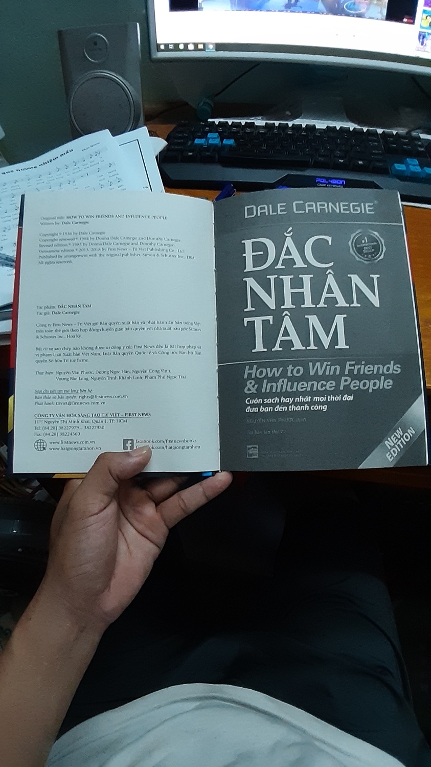 Tôi nhận đúng mẫu mã chủng loại, sách nguyên seal tem, tiếc là nhà xuất bản in chưa hoàn hảo cái bìa (dòng chữ vàng). Bên trong sạch sẽ khô ráo. Cám ơn tiki.