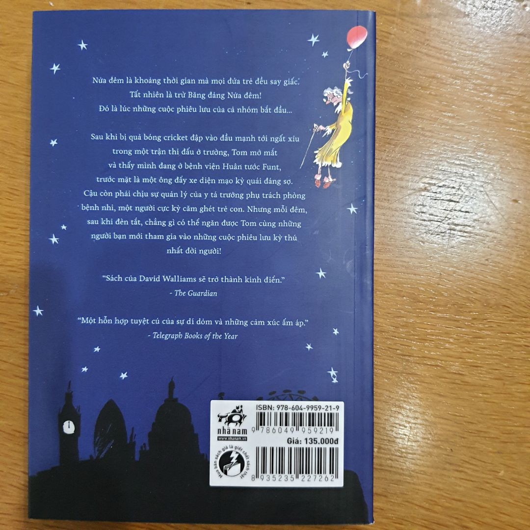 Được bạn bè giới thiệu nên mình đã mua sách về cho con đọc . Hình thức sách đẹp, vẫn còn mới. Tiki giao hàng đúng như lịch thông báo
