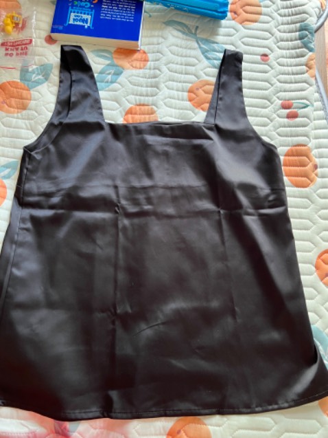 Vải đẹp , đường may rất đẹp luôn , form mà ôm dáng thêm 1 tẹo nữa là tuyệt vời nha.