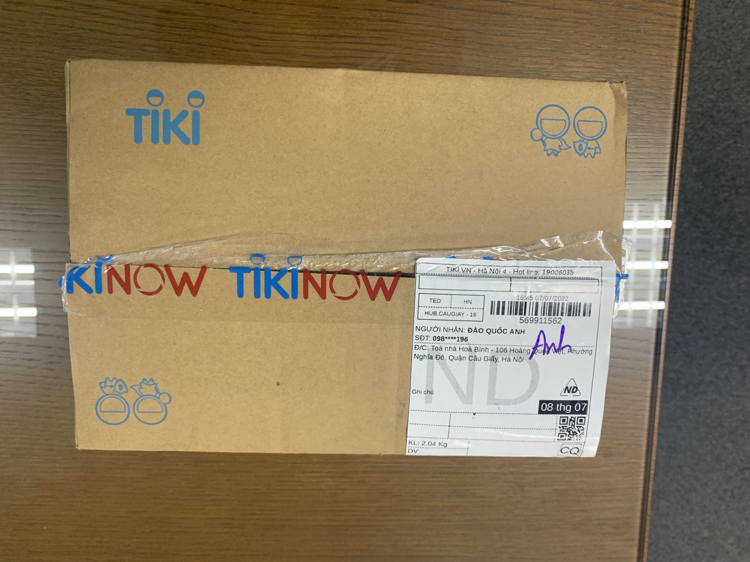 Tiki giao hàng đúng hạn. Sách vẫn nguyên màng co. Sách có bìa cứng cầm rất thích :3