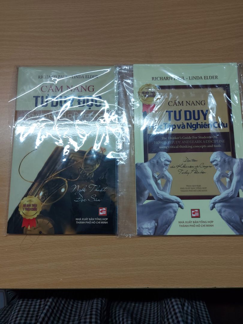 Sách đẹp, bao gói cẩn thận, giao hàng nhanh