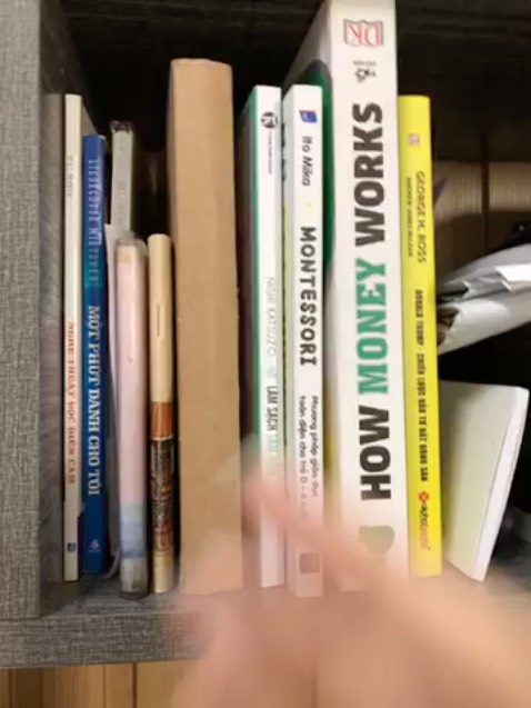 Tác giả làm trong ngành giáo dục trẻ nên rất am hiểu và dùng từ khúc chiết (ngừoi dịch), cuốn sách hỗ trợ mình trong việc hiểu rõ hơn về tâm sinh lý của một đứa trẻ nhỏ. Các bé đều là thiên tài, nếu phụ huynh hiểu và ươm mầm cho con ❤️