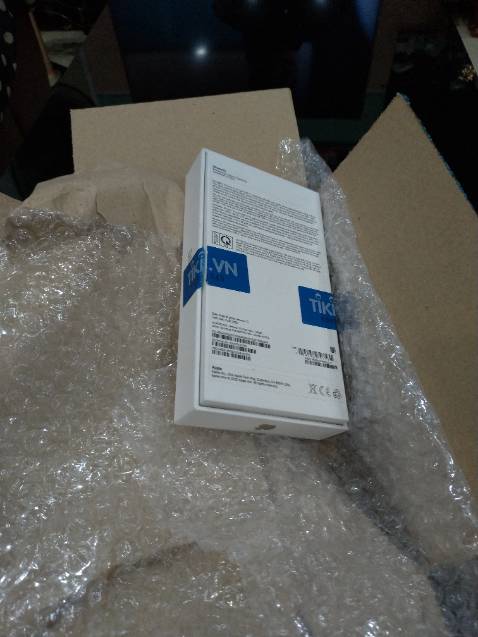 Giáo hàng đúng hẹn, có gửi tin nhắn OTP trước khi giao hàng, đóng gói cẩn thận, hàng mới đẹp, nhân viên giao hàng thân thiện, cám ơn shop, cám ơn Tiki