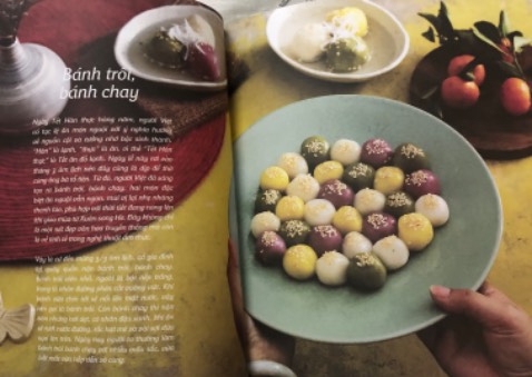 Một quyển sách tuyệt vời đầy cảm xúc. Có thể gặp lại cả một bầu trời tuổi thơ qua từng trang sách, từng hình ảnh minh họa với những món bánh thân quen, dung dị và lại rất ngon. Công thức nấu ăn dễ áp dụng, trình bày chi tiết, công phu, hình ảnh đẹp, giấy sang trọng. Quyển sách như một món quà dành tặng cho những ký ức của thời thơ ấu Cám ơn cô Minh đã thổi hồn vào từng hương vị bánh Việt Nam