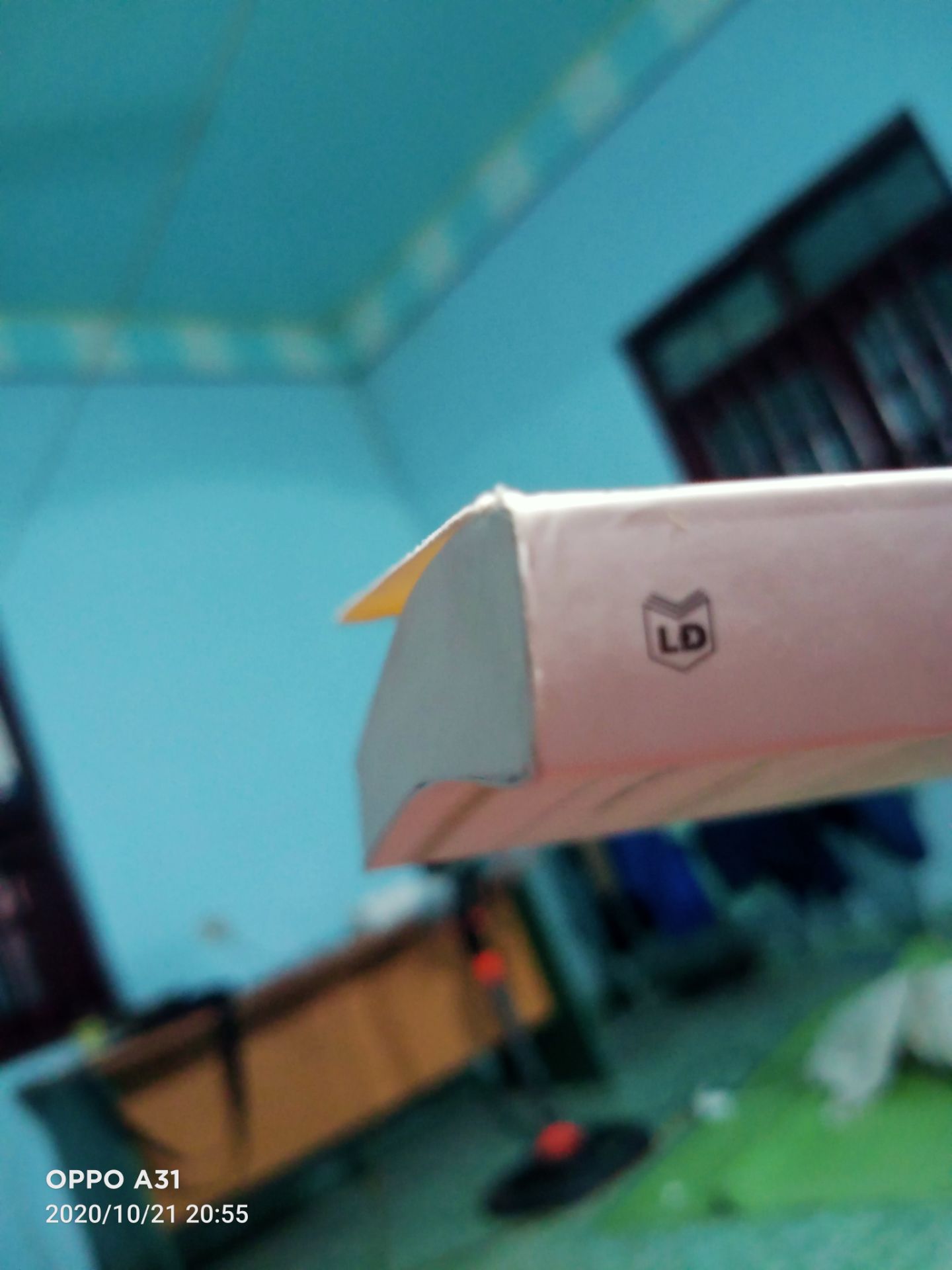 nhận xong giao hàng nhanh nhưng hơi phiền lòng vì sách quăn tít mù như này cứ như là mua sách cũ vậy.