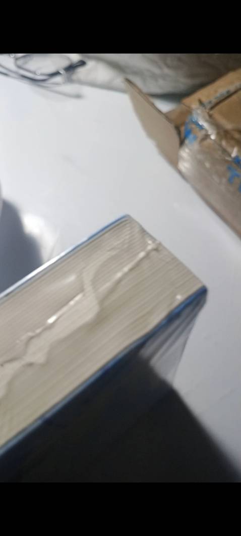 sách bị df, rách seal ,đóng gói hơi cẩu thả