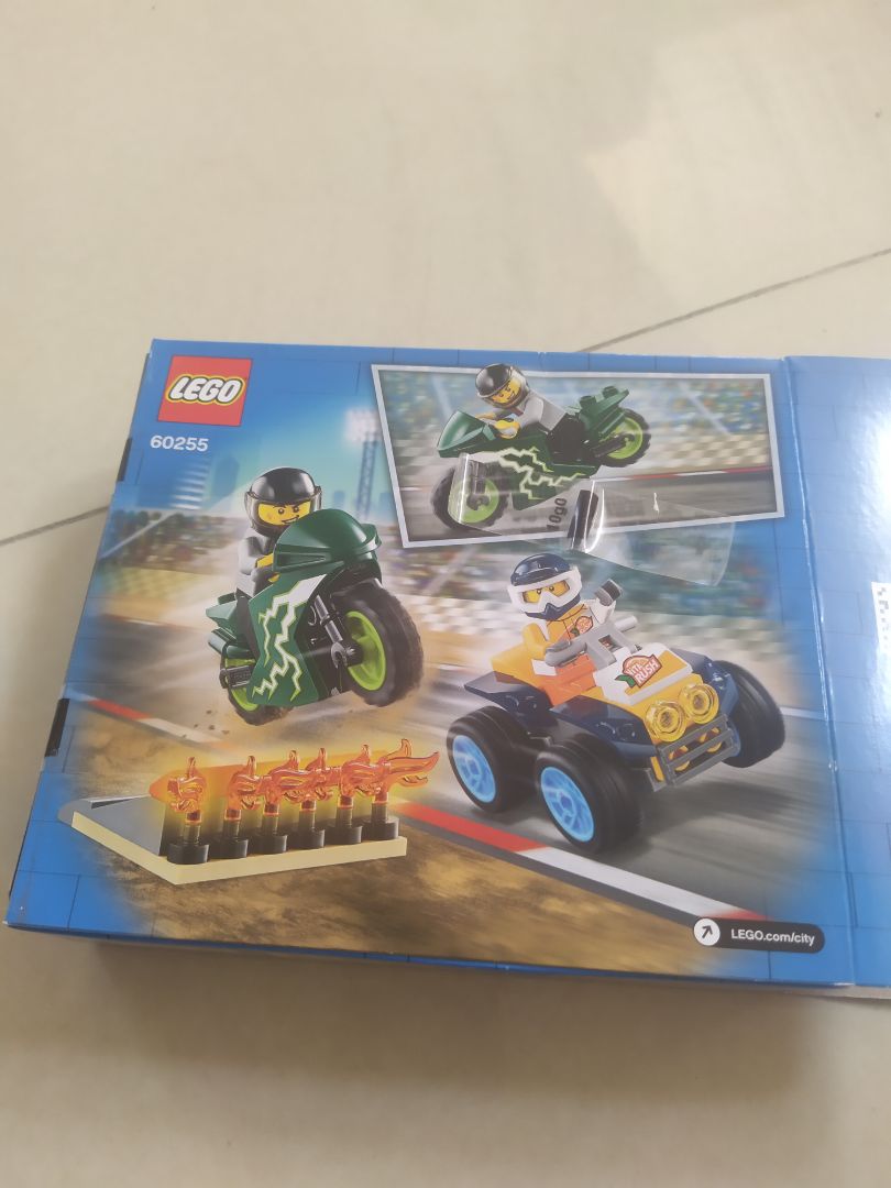 Hàng như hình thứ 2/9 , không biết hình 1/9 để làm gì. Con mình hơi thất vọng, nhưng không sao lỗi của 2 bố con, nhìn hình không nhìn chữ. Dại thì chịu.