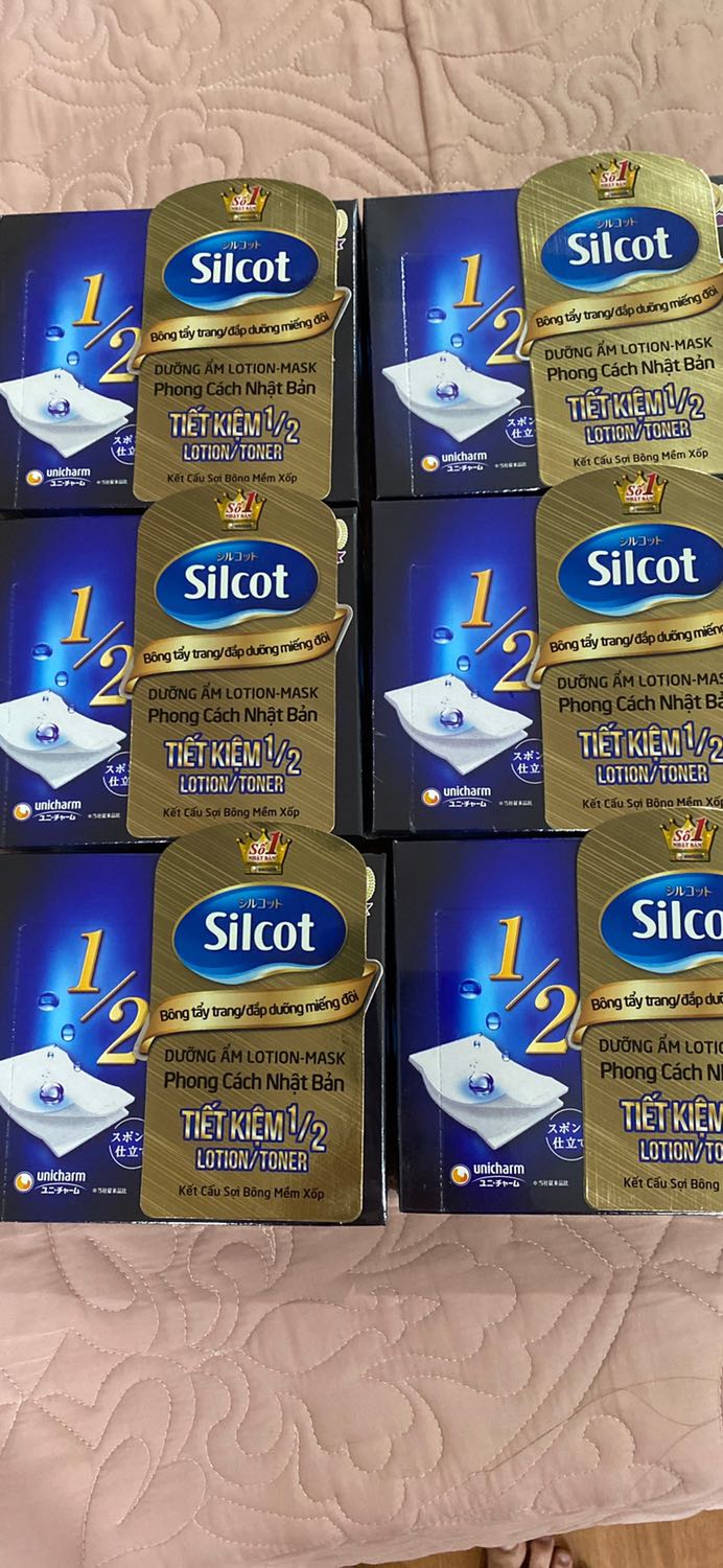 Giao hàng nhanh, hàng chính hãng dùng rất thích. Bông tẩy trang này rất thích hợp khi dùng lotion