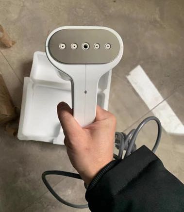 Giao hàng nhanh, đóng gói kĩ, shop trả lời tin nhắn nhiệt tình lắm, shop cũng tặng thêm 1 phích cắm 3 chấu. Bàn ủi nội địa nói chung rất ngon.