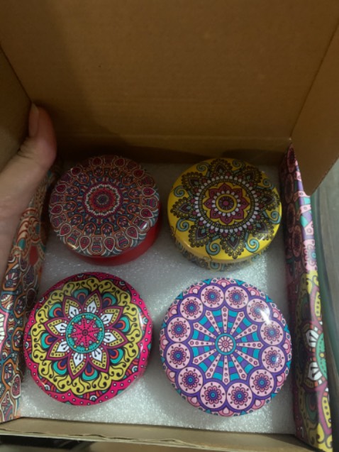 Sản phẩm đúng như hình nhưng một số lọ không thơm mùi hương của hoa khô hoặc những mùi hương của sáp, có mùi như nước lau sàn/ nước rủa chén hoặc mùi sáp khử mùi của nhà tắm.