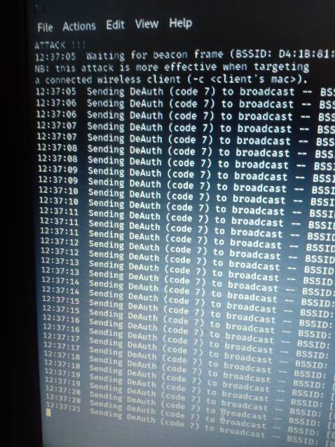 Tốt, tốc độ nhanh, ổn định, bắt sóng cực xa. Tương thích với cả Kali Linux và Windows, cắm vào là dùng ngay. Dùng để hack với cả Kali thì 10/10, có hỗ trợ monitor mode và dùng để deauth hay crack pass wifi thì ok và cũng chả cần cài driver 👌👍